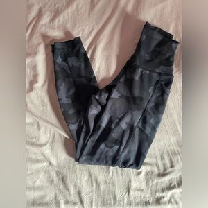 Size :XS Black Camo Leggings